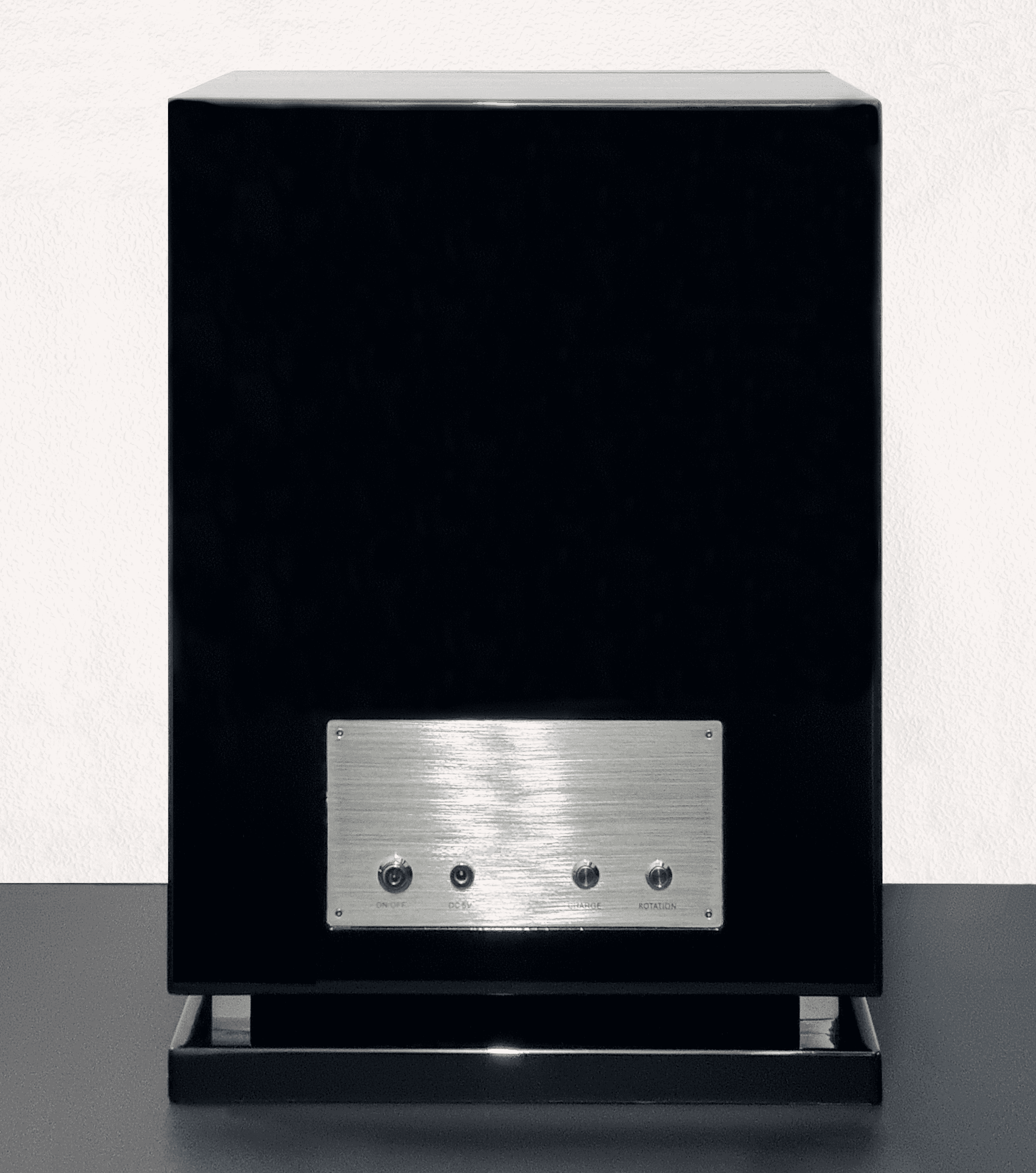 X63 Automatic Winder - Biometric Locking - 9 Watches