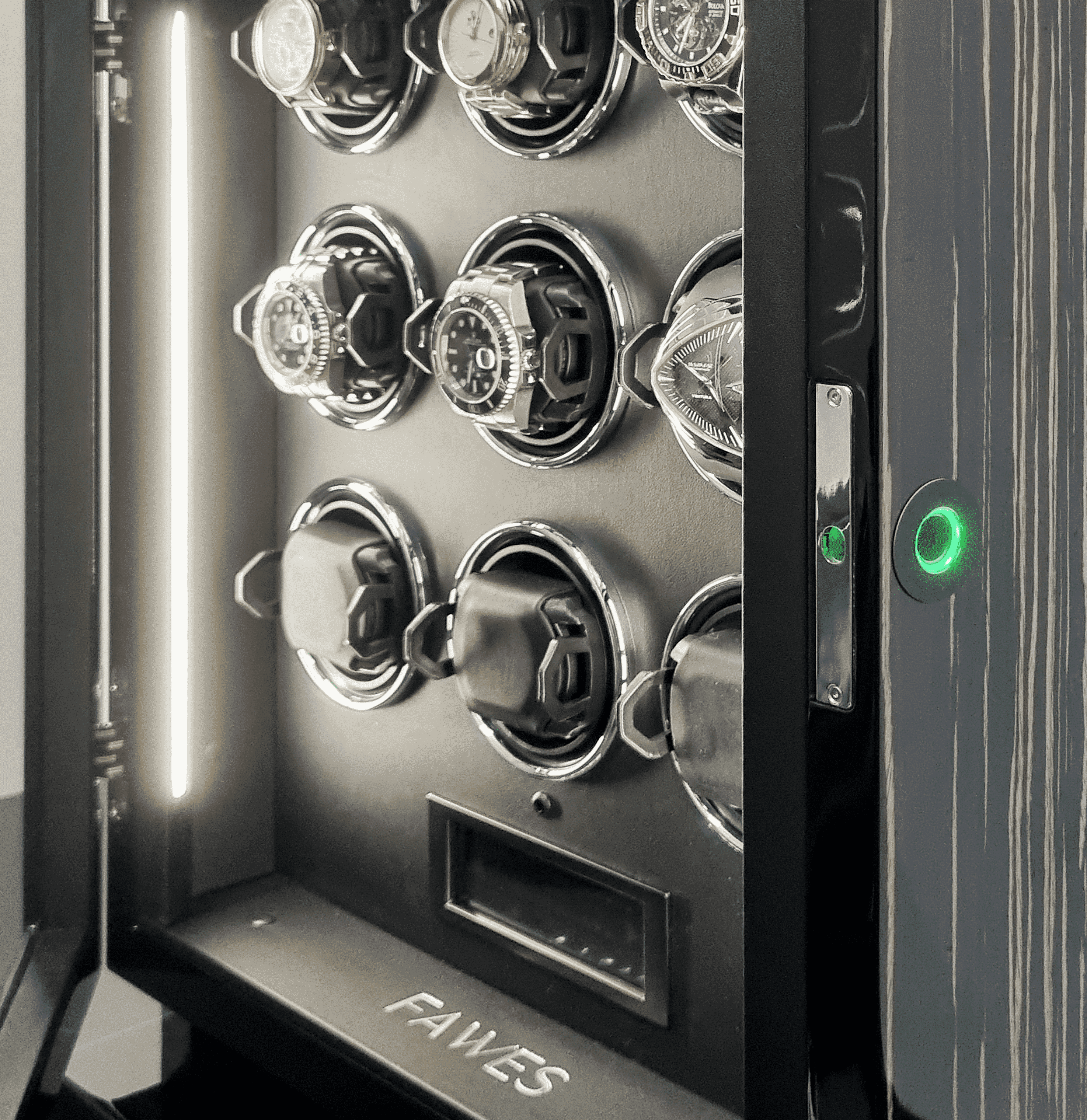 X63 Automatic Winder - Biometric Locking - 9 Watches