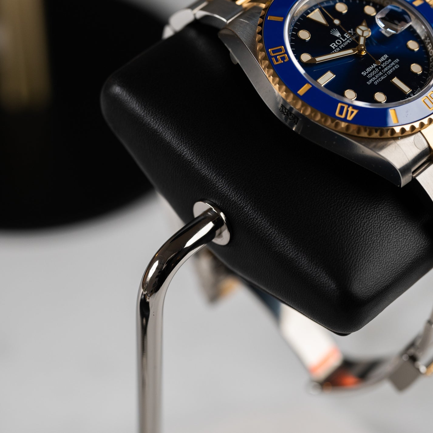 Hexagonal Luxury Watch Stand - Double Cushion - White