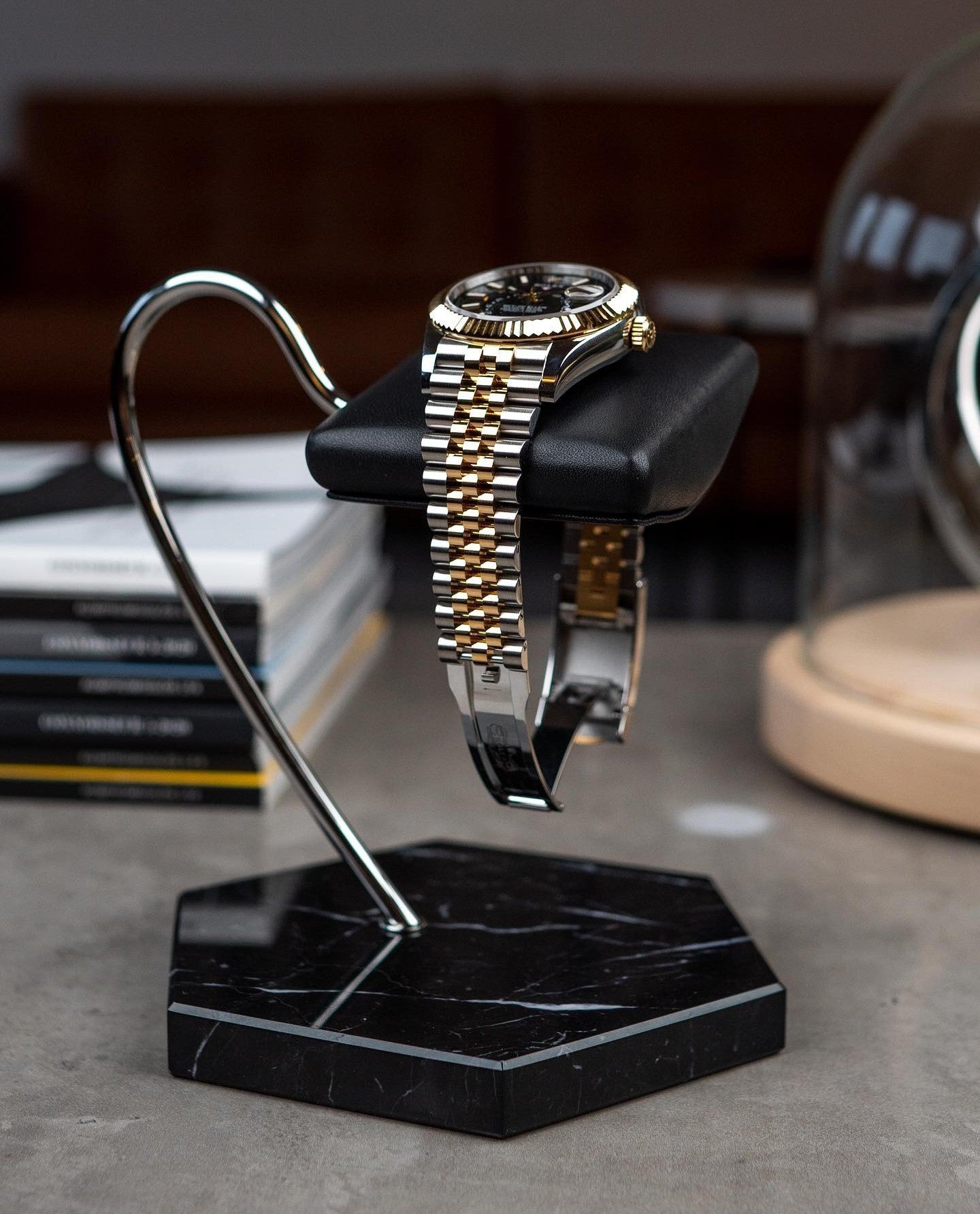 Hexagonal Luxury Watch Stand - Single Cushion - Black