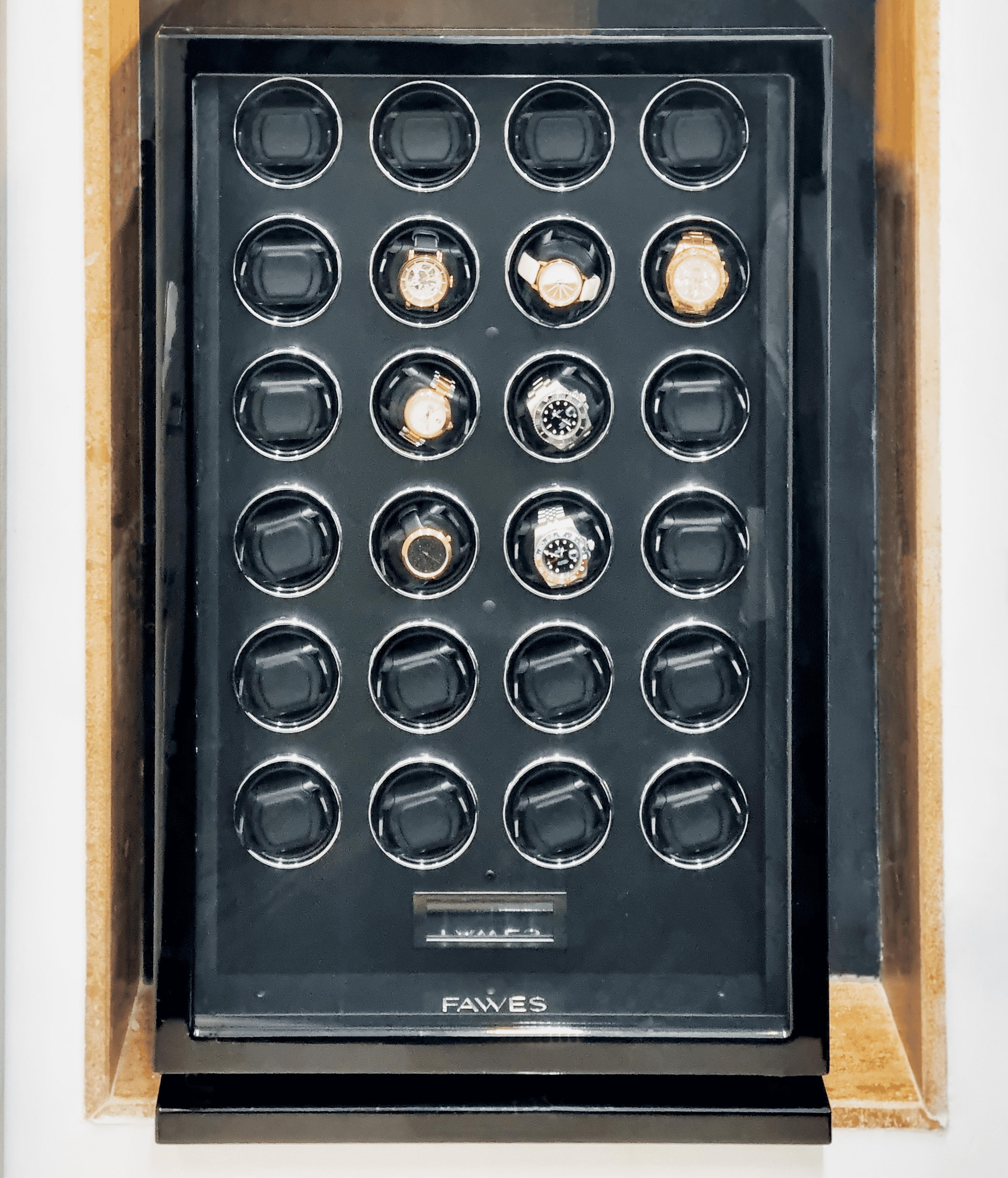 X63 Automatic Winder - Biometric Locking - 24 Watches