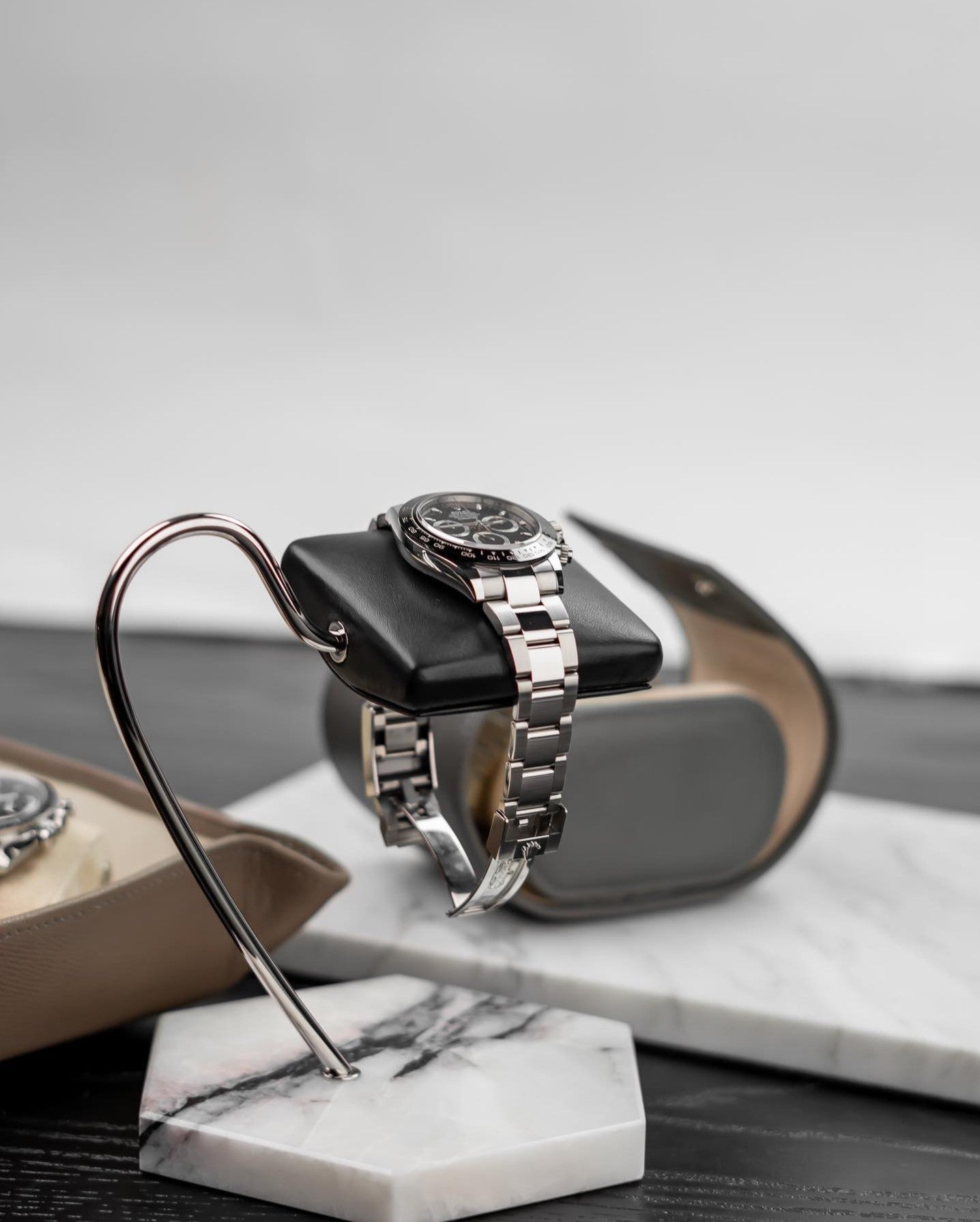 Hexagonal Luxury Watch Stand - Single Cushion - White