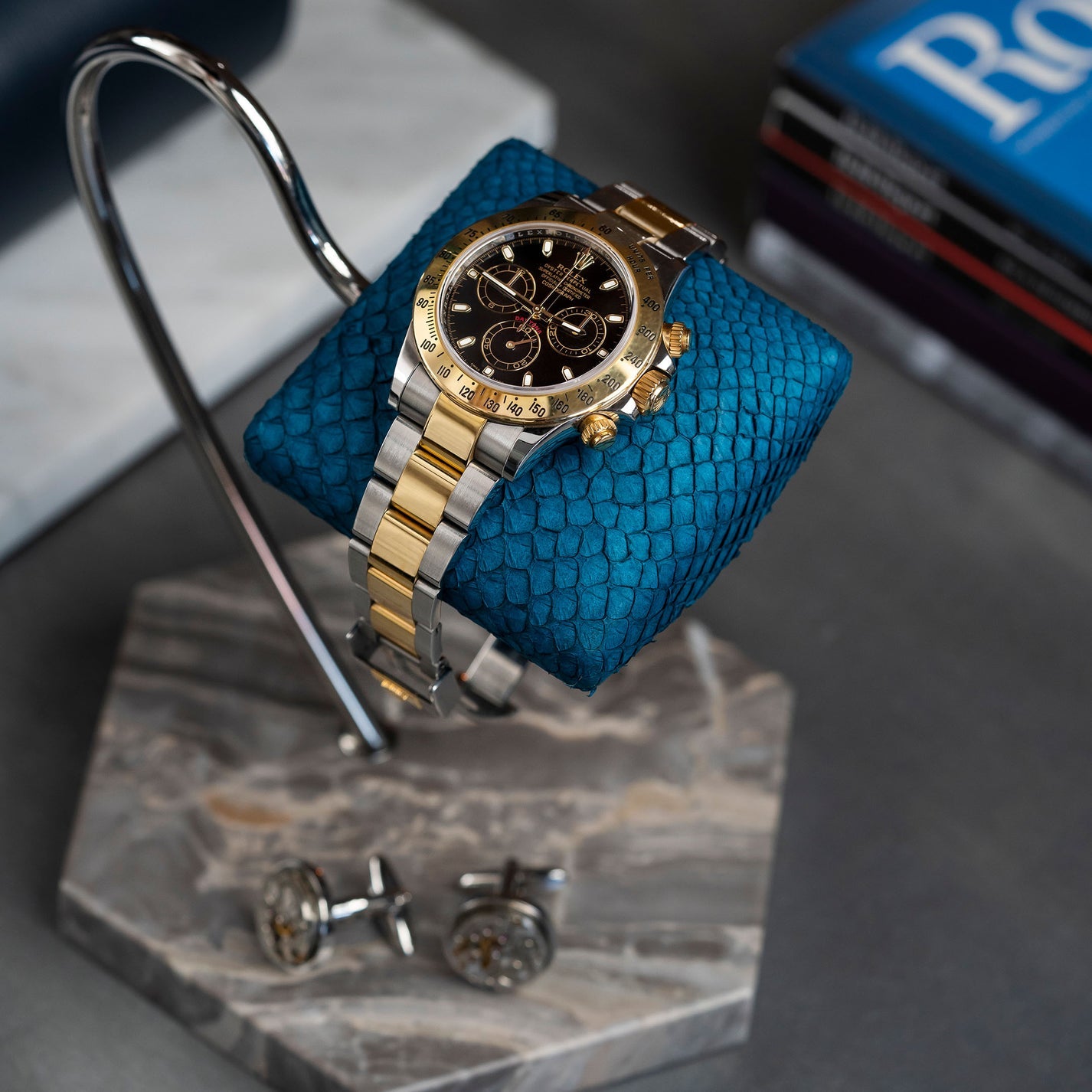 Cerulean Luxury Watch Stand - Single Cushion