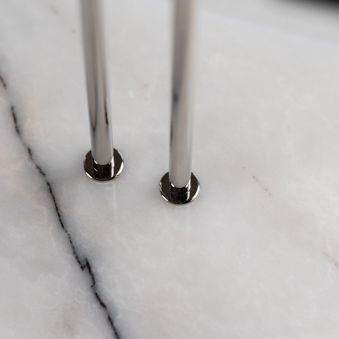 Hexagonal Luxury Watch Stand - Double Cushion - White