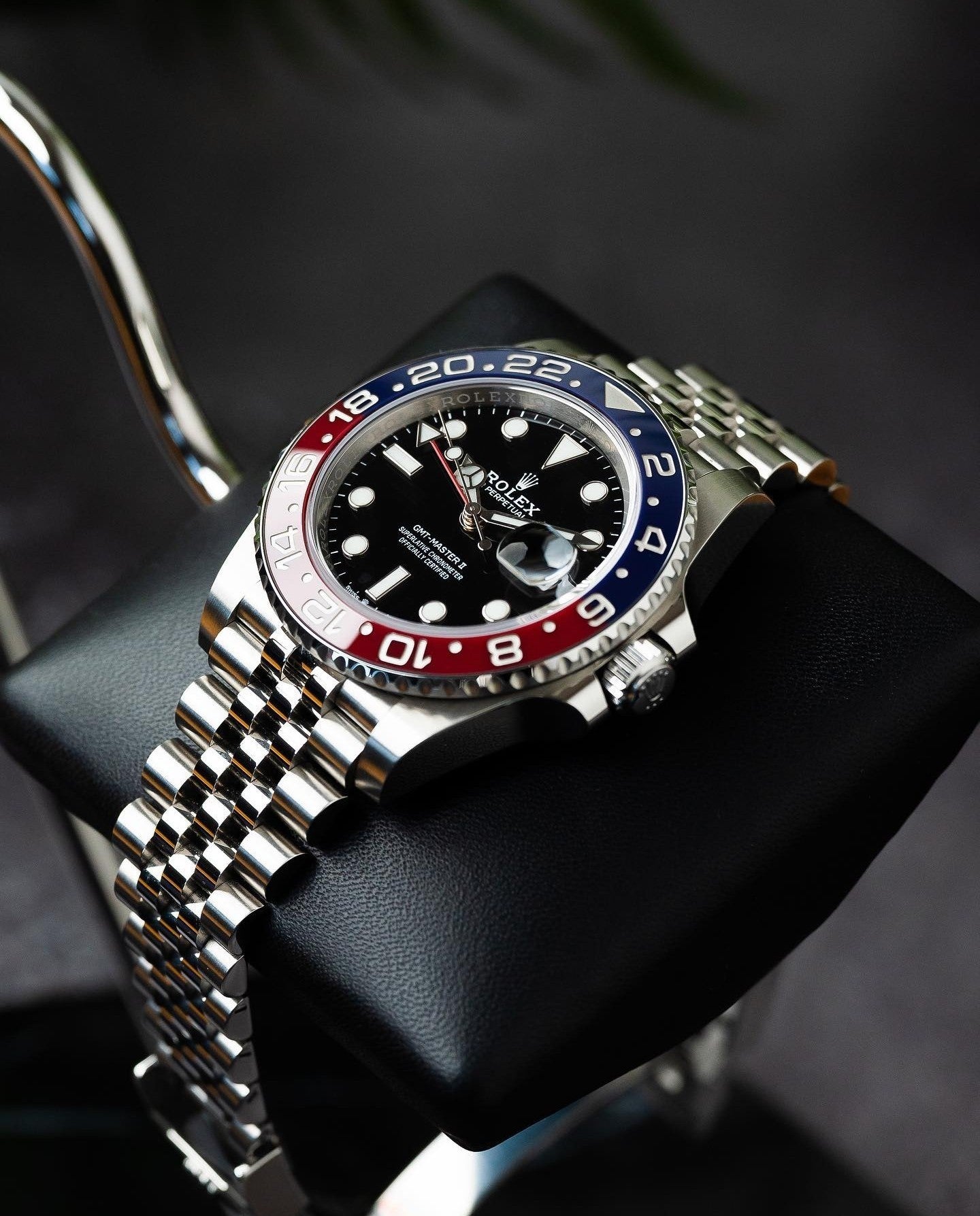 Hexagonal Luxury Watch Stand - Single Cushion - Black