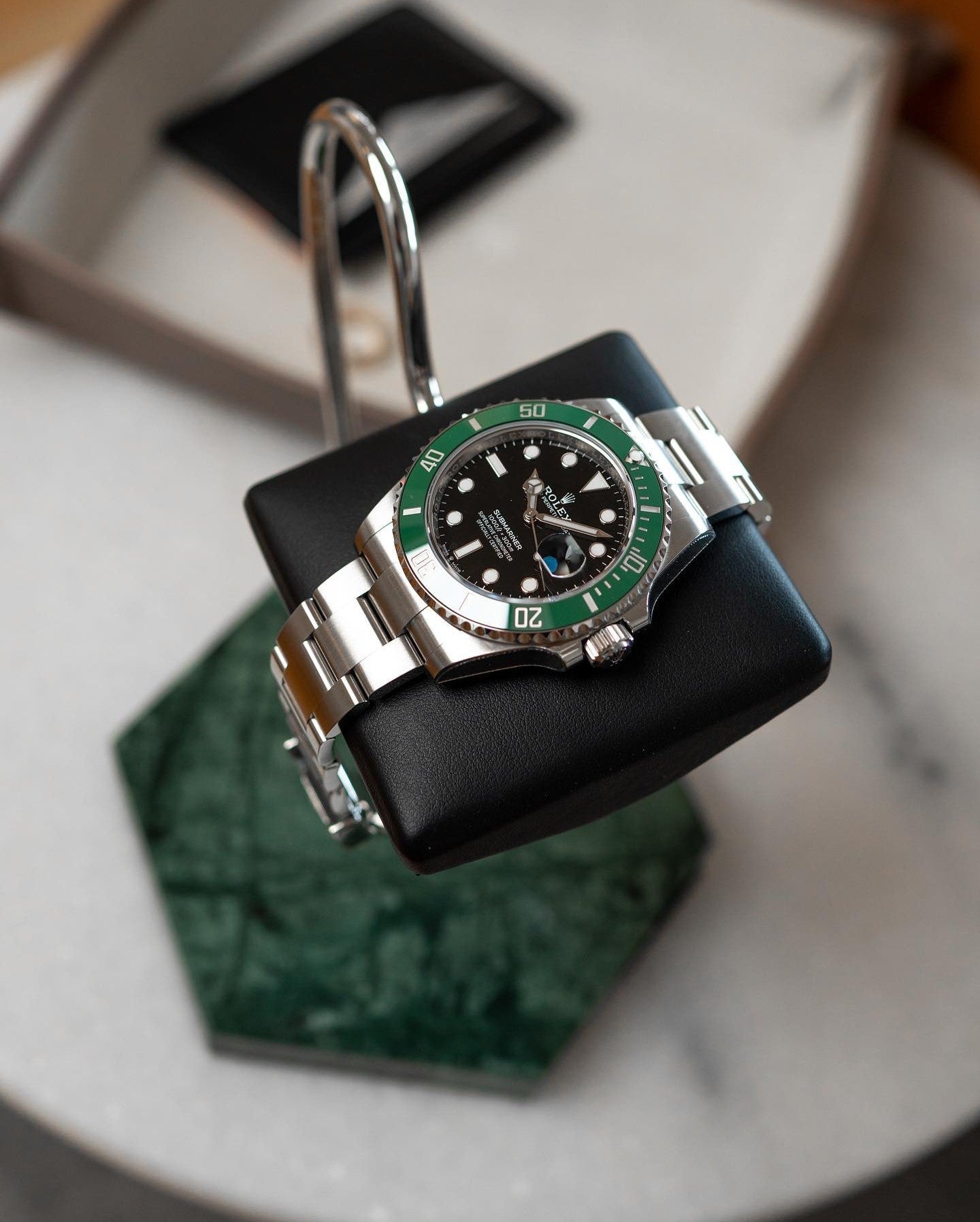 Hexagonal Luxury Watch Stand - Single Cushion - Green