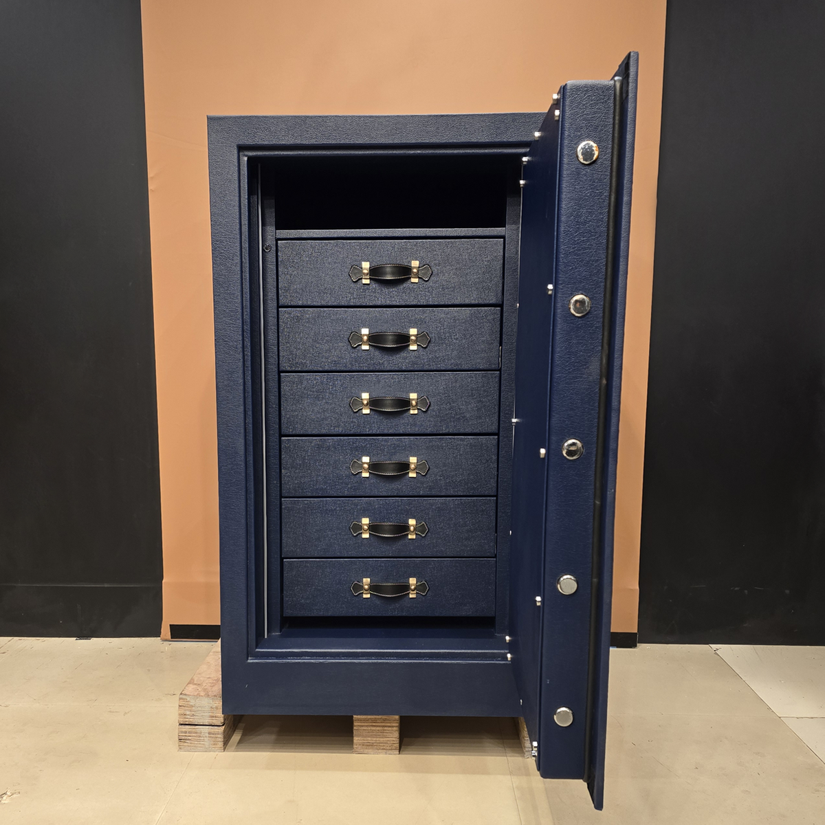 FAWES Elite M Luxury Security Safe Locker – Layout 1