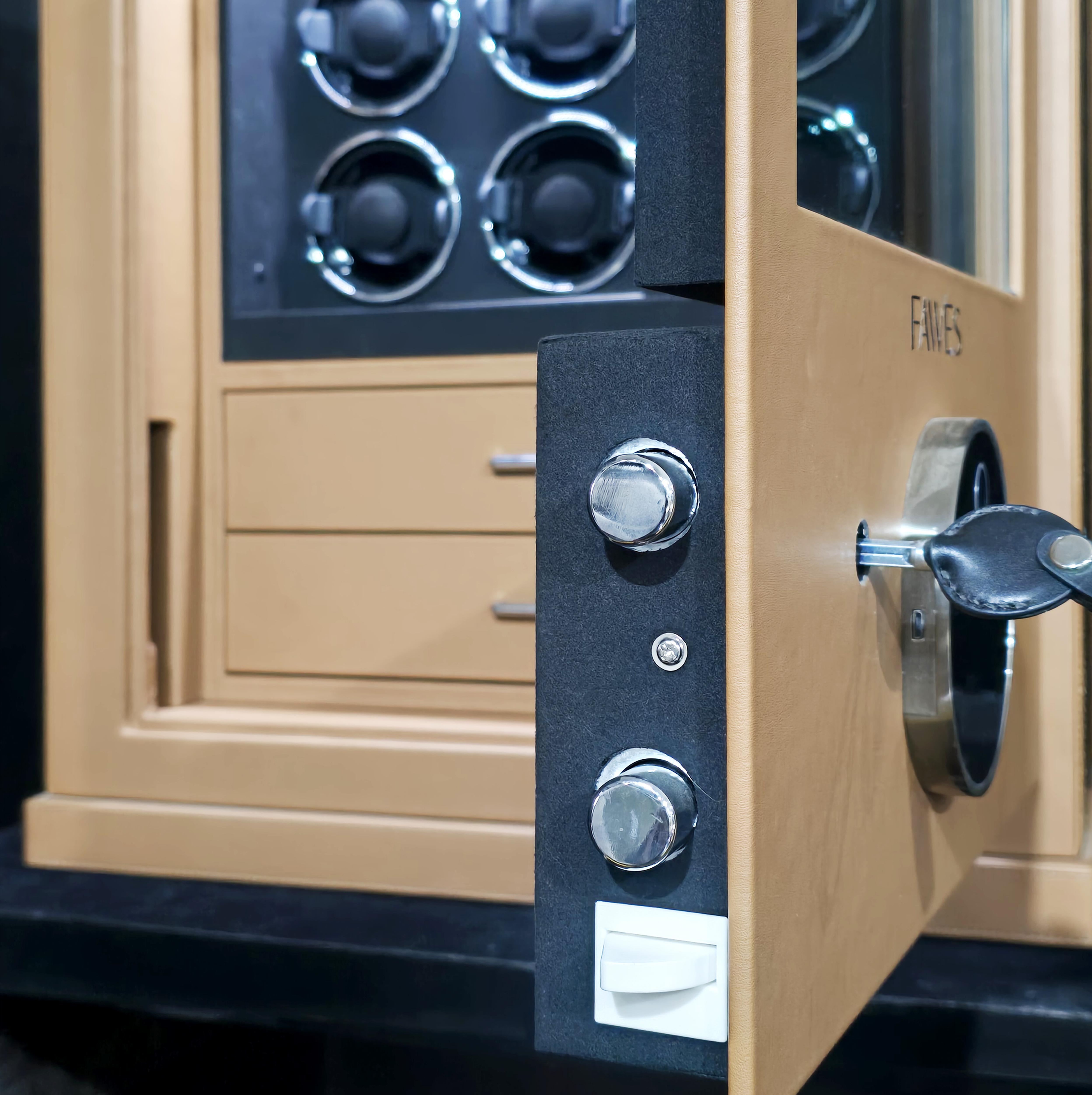 Elite G - Safe Locker - Glass Door