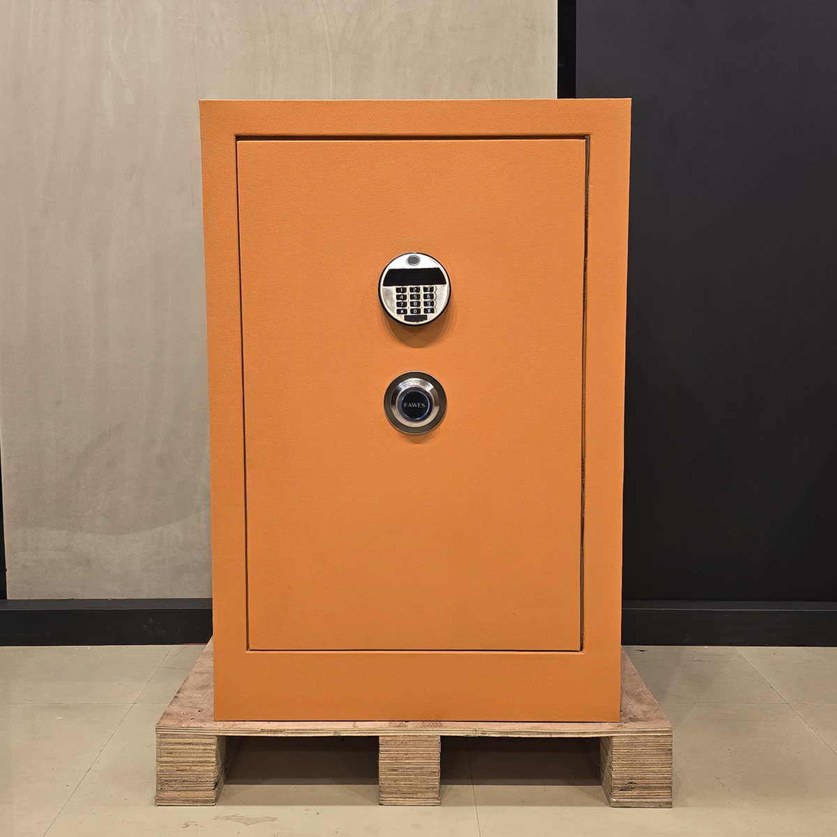 FAWES Elite S Layout 3 Leather Security Safe – Front Closed View