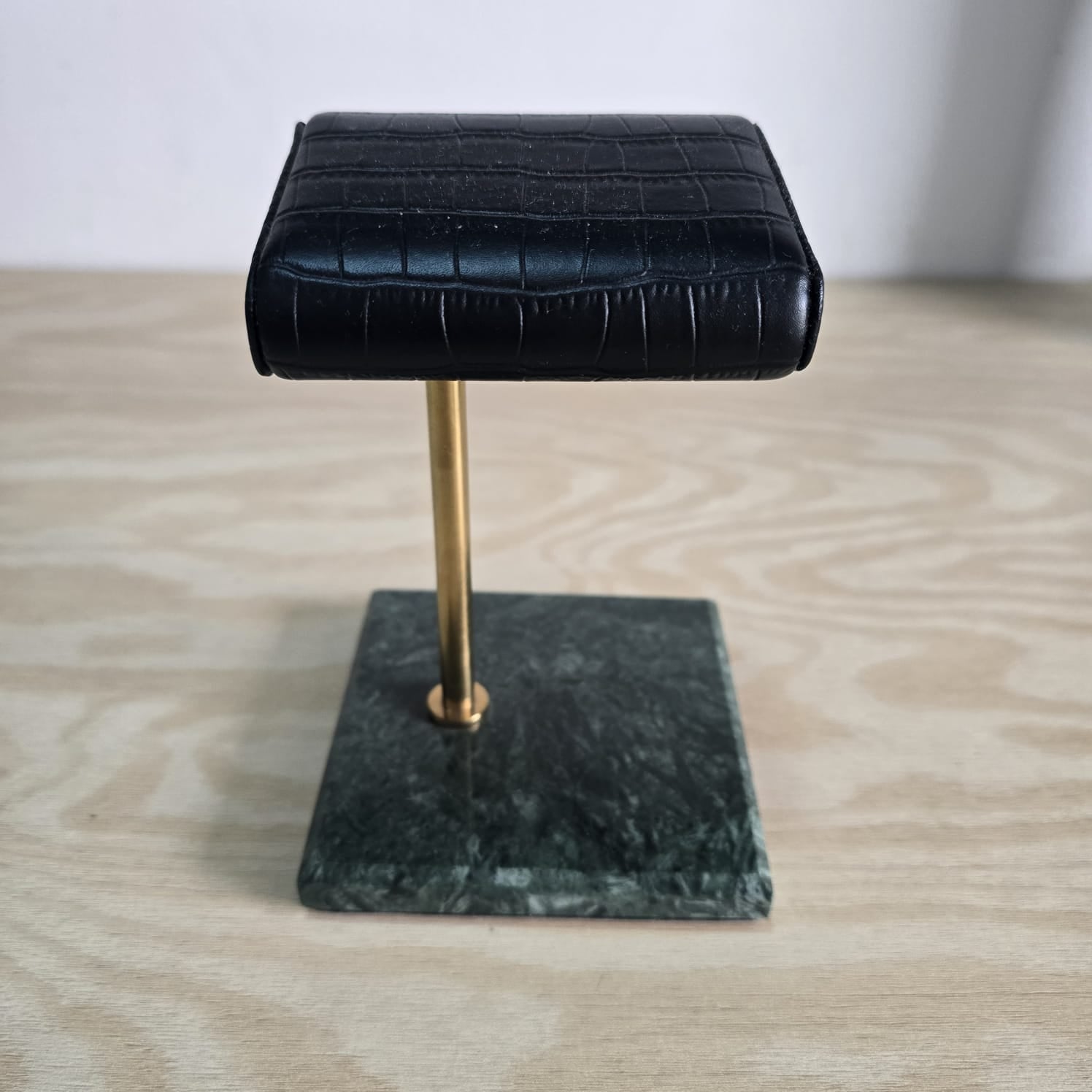 Luxury Watch Stand - Single Cushion (Marble Base) - Green