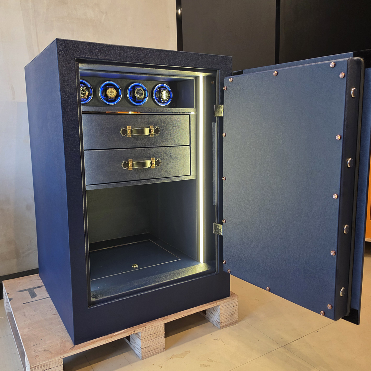 FAWES Elite S Leather Finished Security Safe – Open Interior