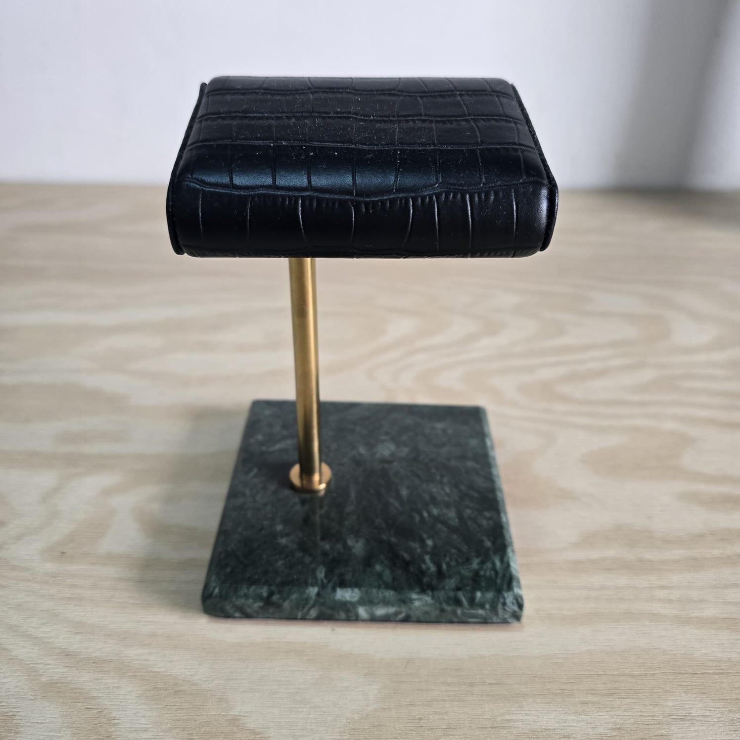 Luxury Watch Stand - Single Cushion (Marble Base) - Green